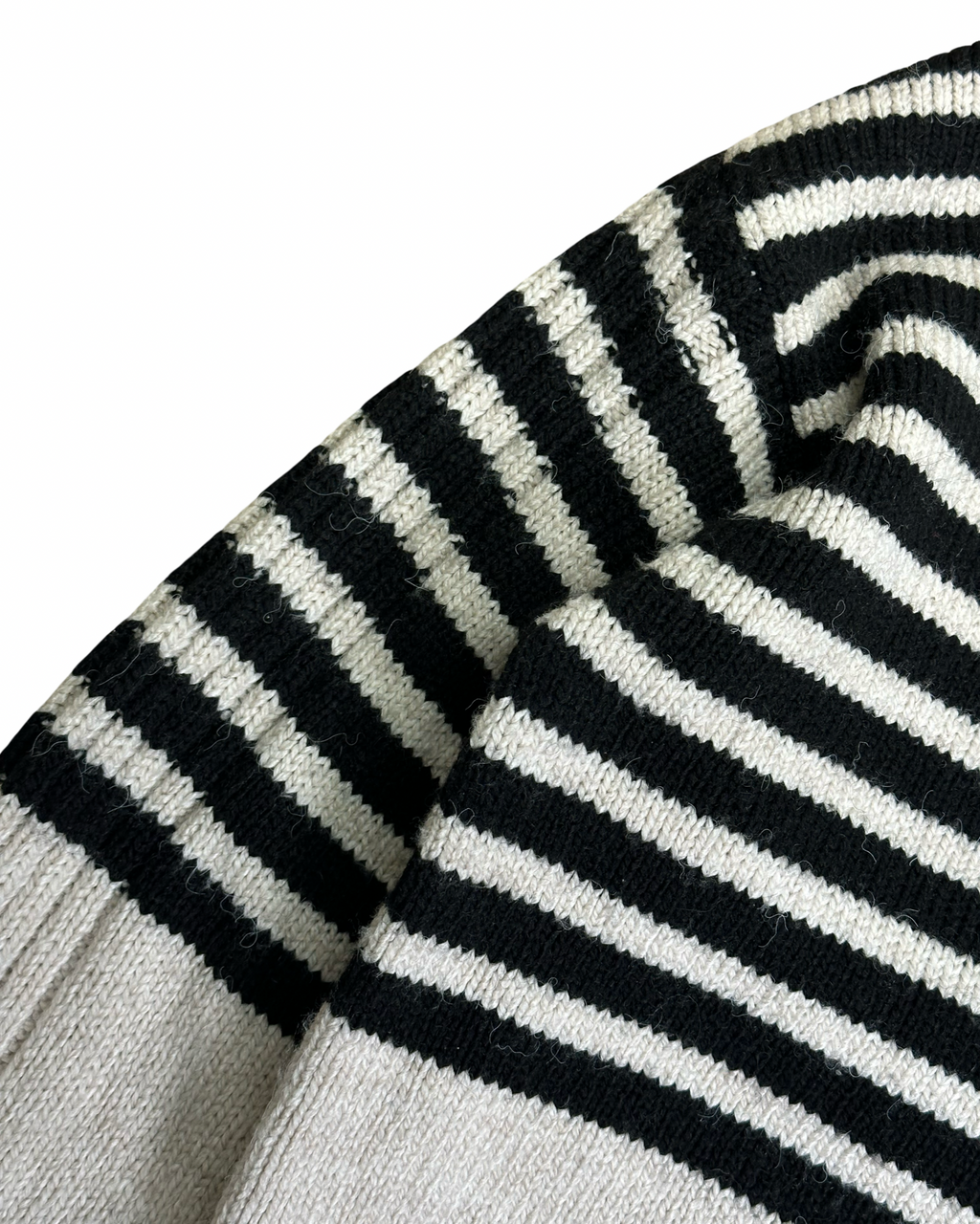 Knit peysa fittar M