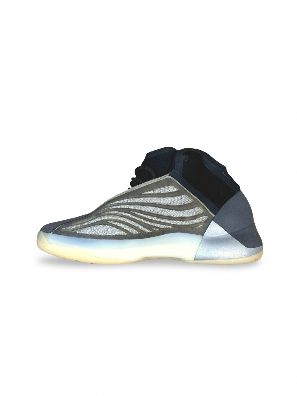 Yeezy QNTM skór 45 1/3 en fitta nær 44