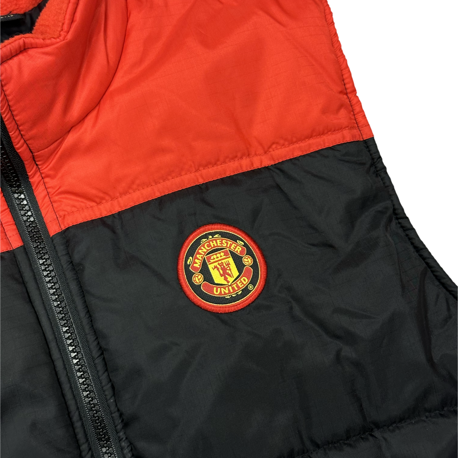 Manu vesti í barnastærð en passar vel á fullorðinn í XS/S